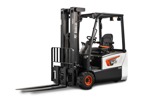 A studio image of the frontal view of the Bobcat B20T-7 Plus Electric Forklift.