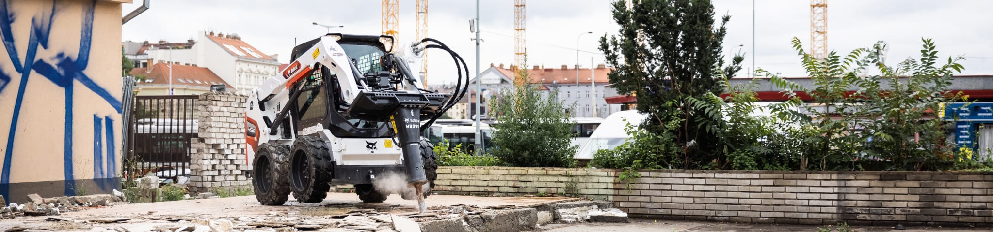 S550 Skid Steer Loader with breaker