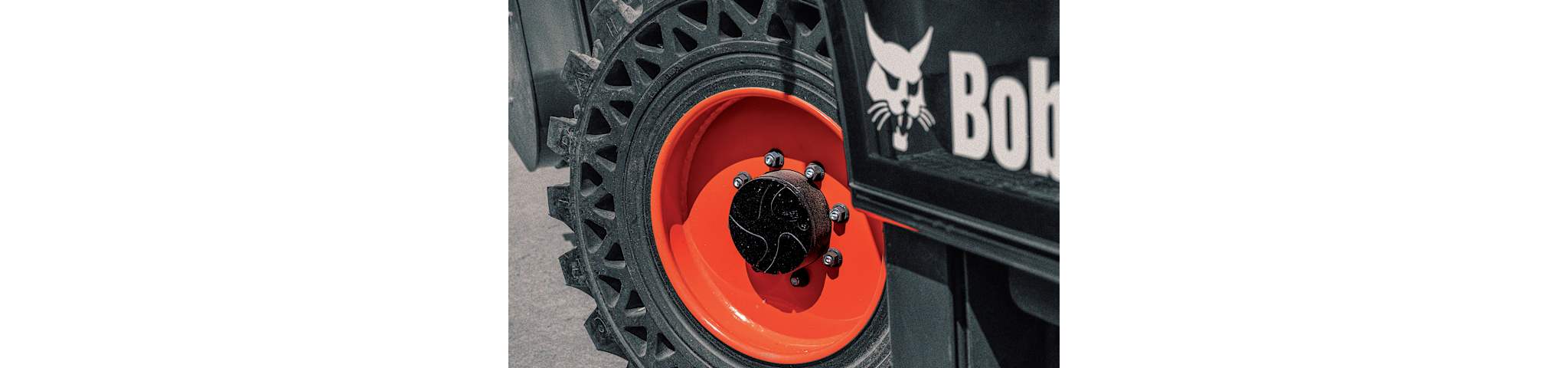 BOBCAT TIRES AND TRACKS. THE BEST MATCH FOR YOUR APPLICATION